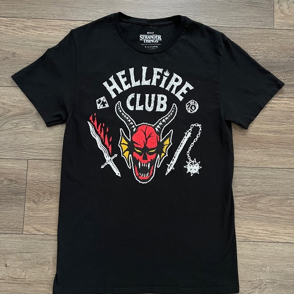 Black Hellfire Club Graphic Tee Crew Neck Size Small - Picture 1 of 4